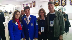 CL Niltinho e CaL Luciane, presidente do LC Palhoça AL 2015/2016 com o Governador CL Mário Salvador e sua CaL. 